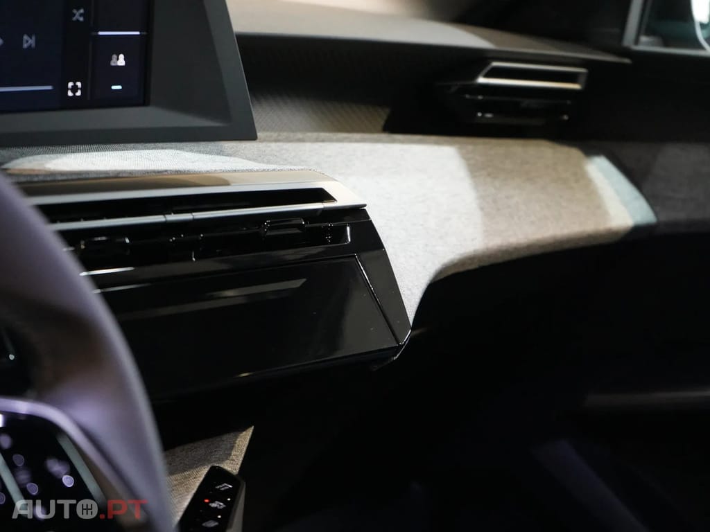 Peugeot 3008 1.2 Hybrid Allure e-DCS6