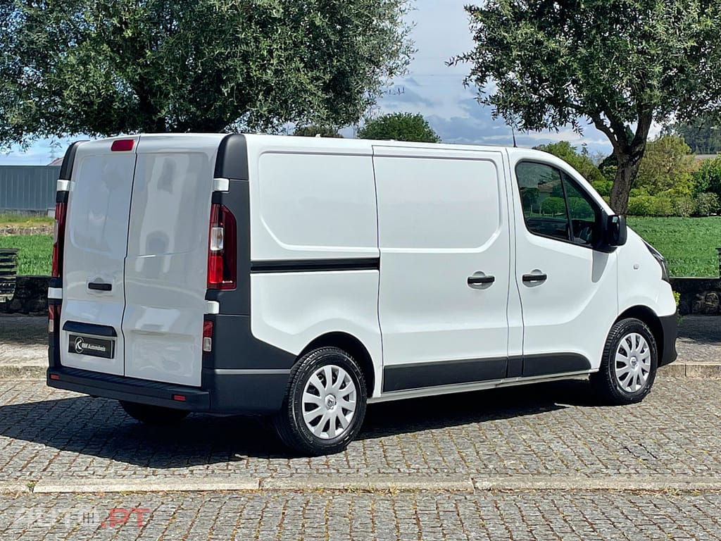 Renault Trafic 2.0 dCi IVA Dedutível