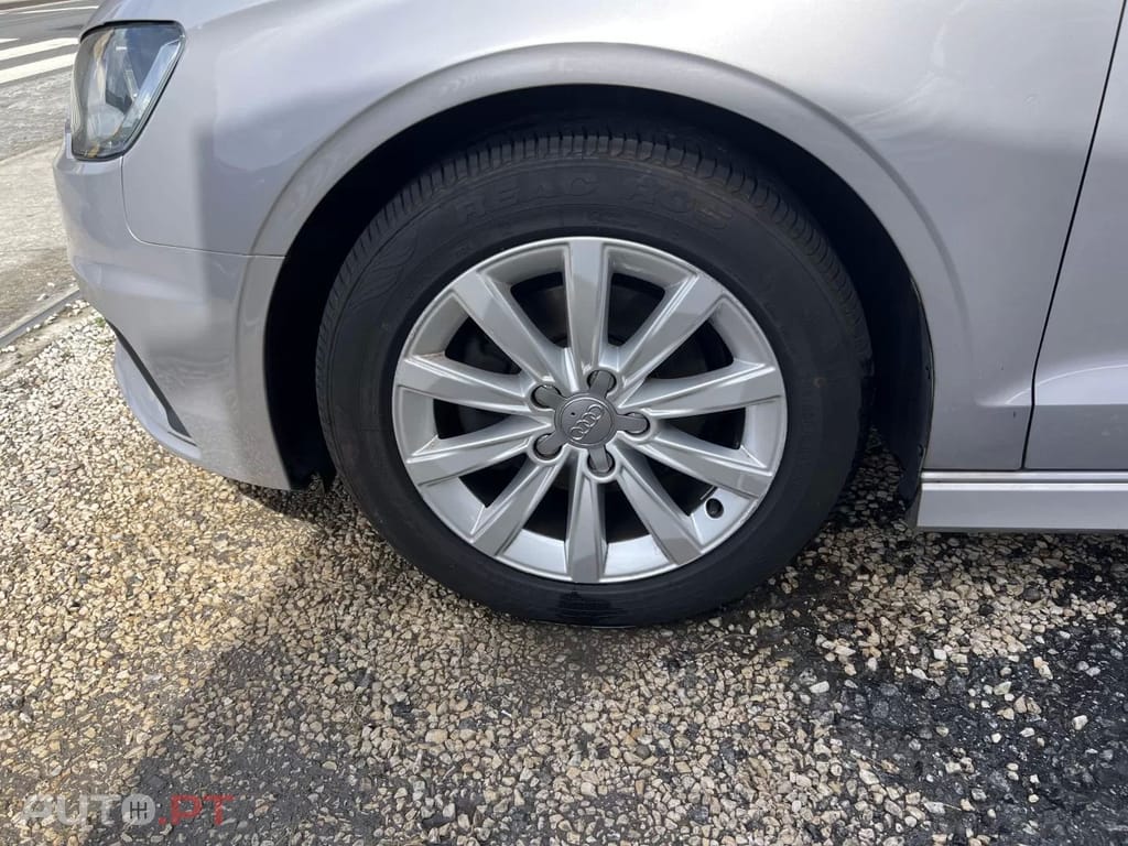 Audi A3 1.6 TDI (clean diesel) Ambiente — fotografia 4