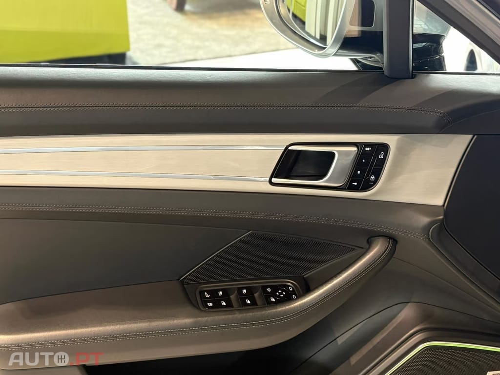 Porsche Panamera 4 E-Hybrid