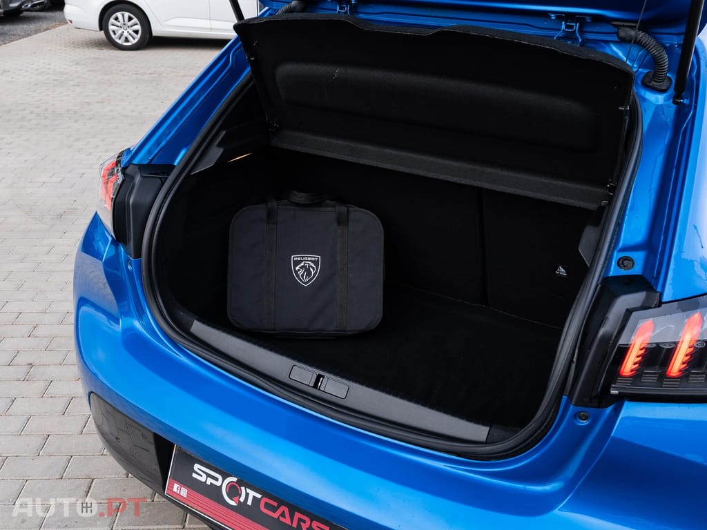 Peugeot E-208 50 kWh GT
