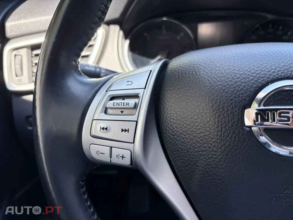 Nissan Qashqai 1.5 dCi Tekna Premium 17 Alcantara