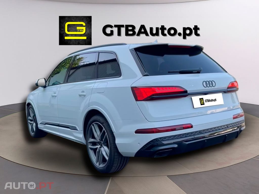 Audi Q7 55 TFSIe quattro S-LINE 