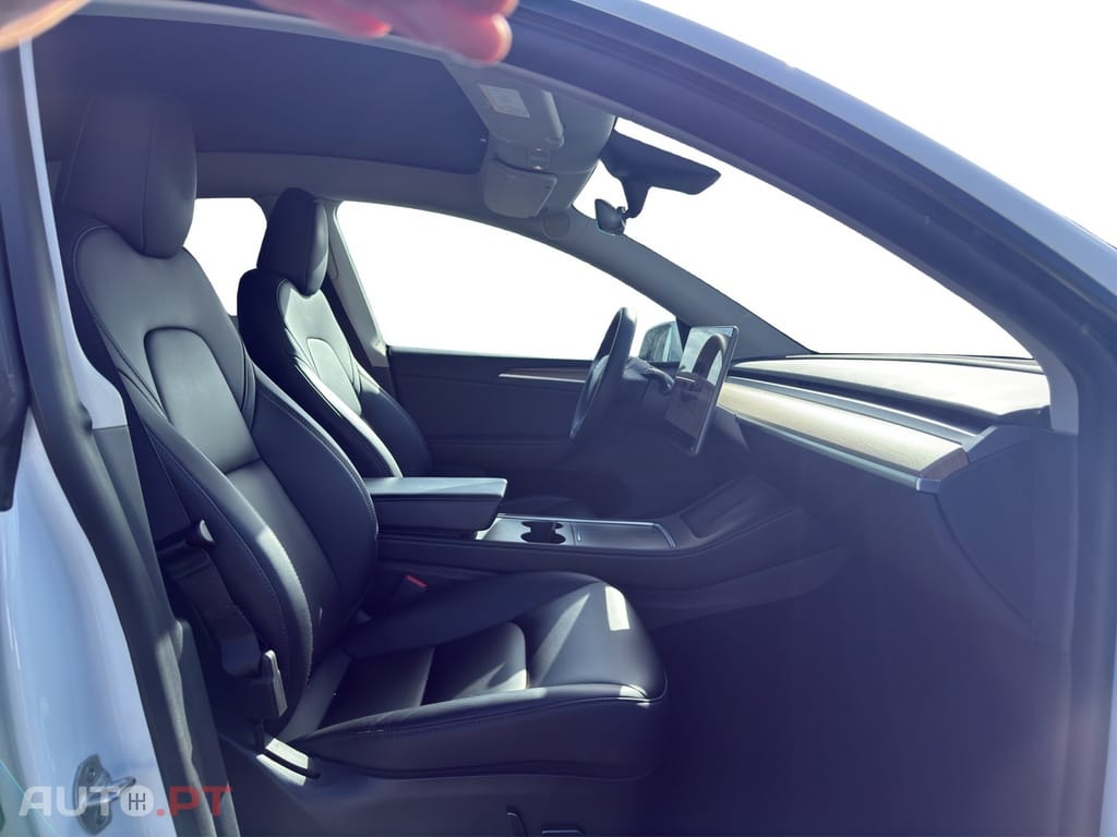 Tesla Model Y Long Range Dual Motor AWD