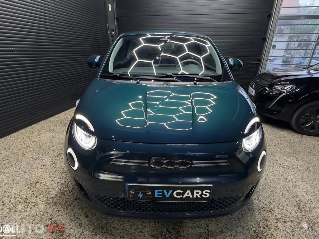 Fiat 500e La Prima