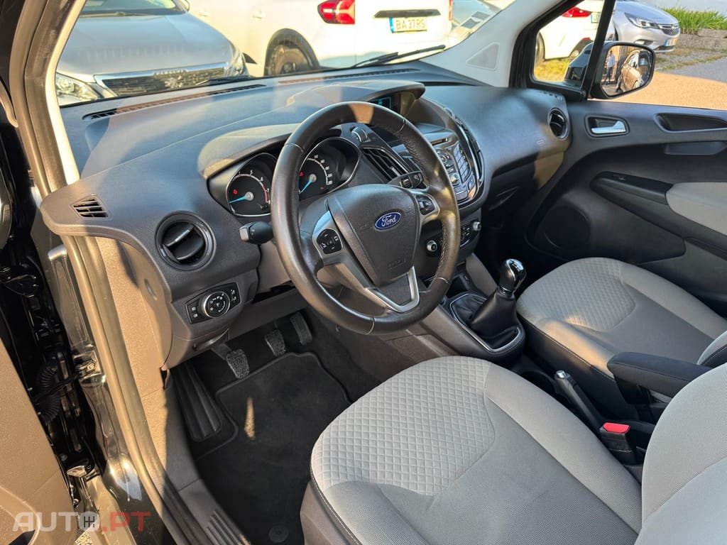 Ford Tourneo 1.0 EcoBoost Titanium