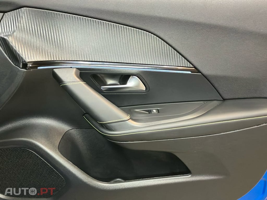 Peugeot E-2008 50 kWh GT