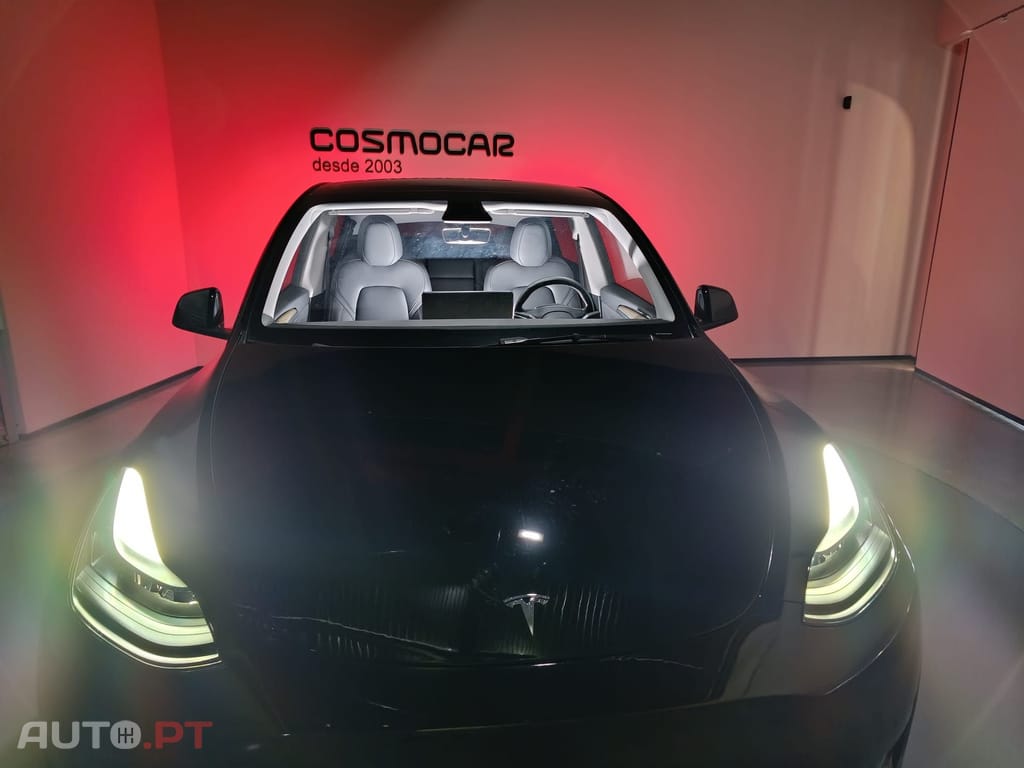 Tesla Model Y Standard RWD Plus — fotografia 10