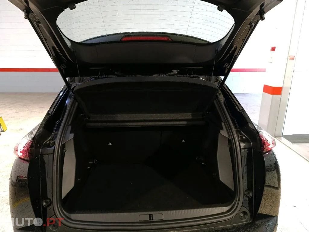 Peugeot 2008 1.5 BlueHDi Active Pack EAT8