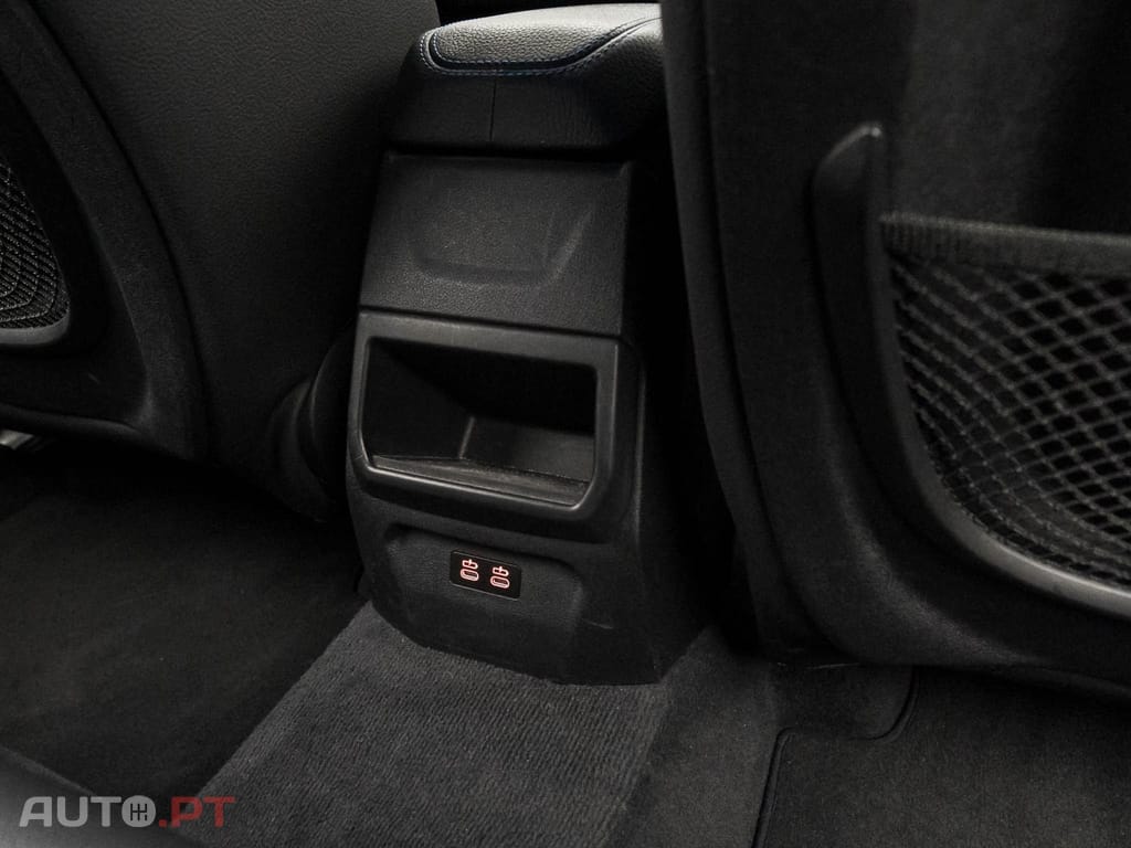 BMW 118 i Pack Desportivo M Auto