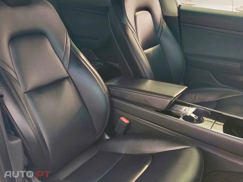 Tesla Model 3 Standard Range Plus RWD