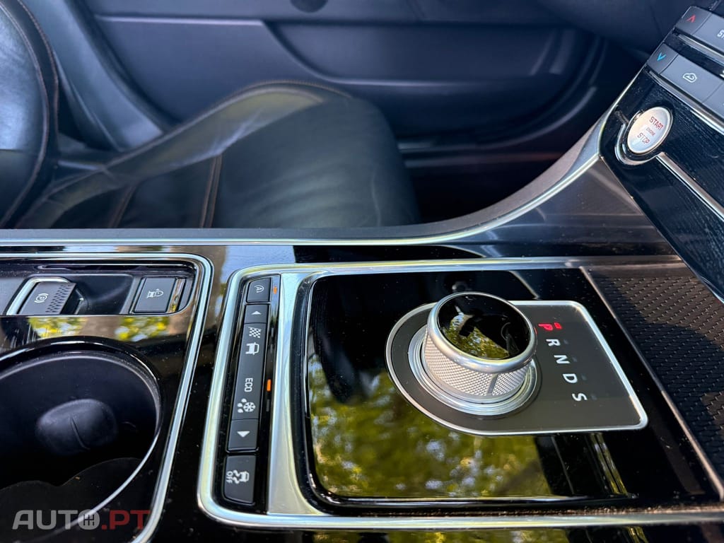 Jaguar XE 2.0 D Prestige Aut.