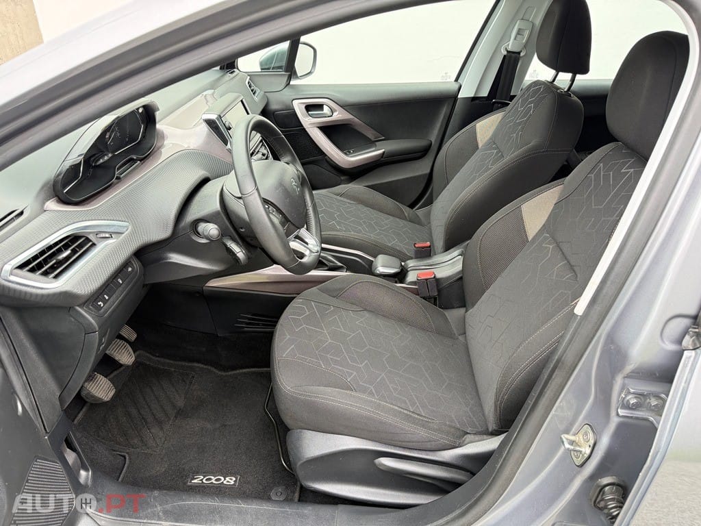 Peugeot 2008 1.2 VTi Active
