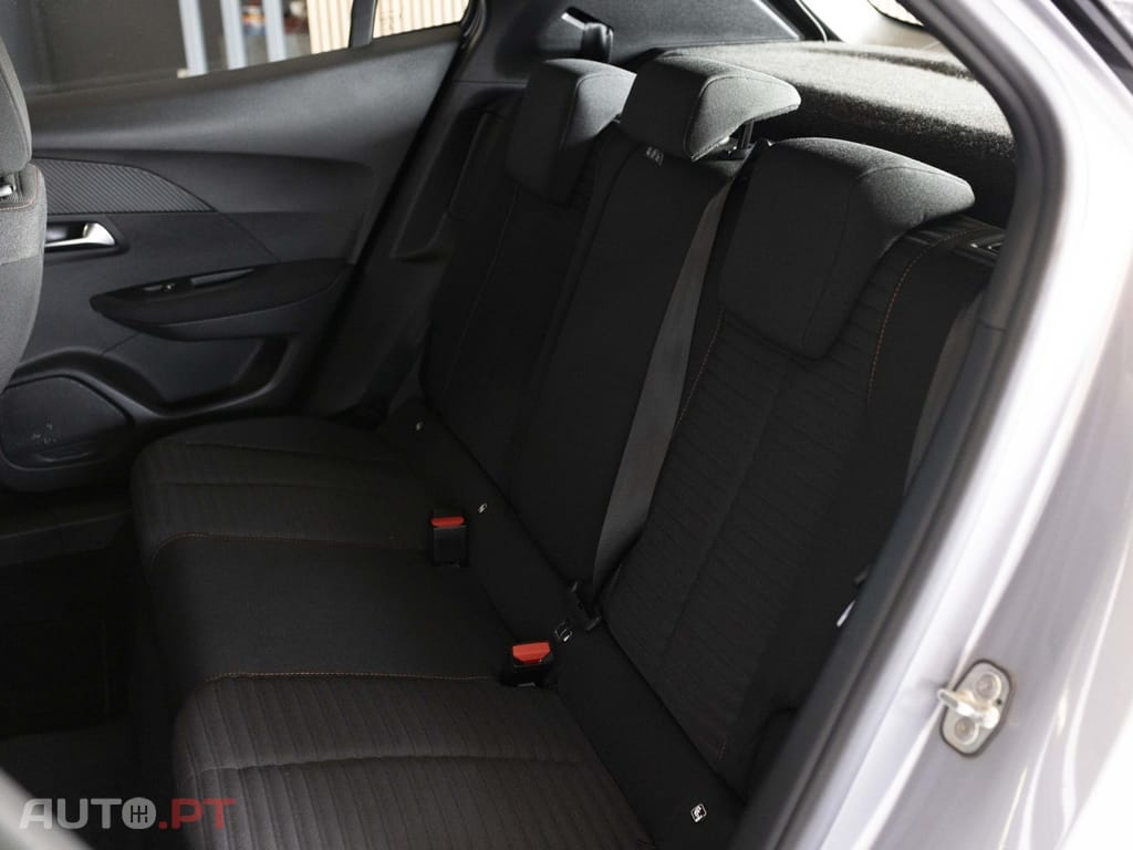 Peugeot E-2008 50 kWh Active