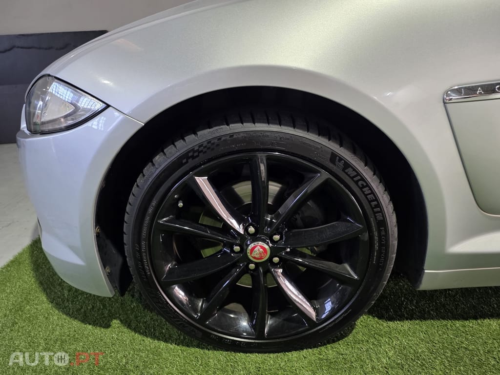 Jaguar XF 2.2 D R-Sport
