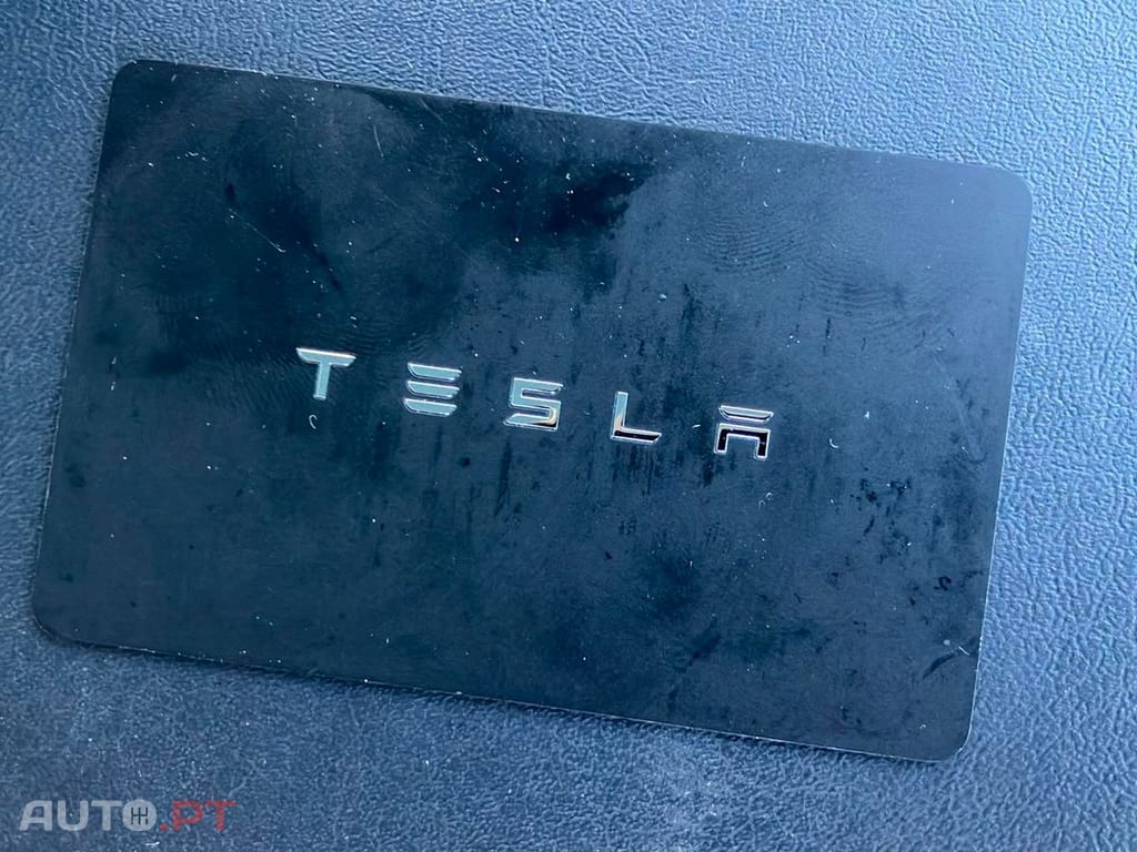 Tesla Model 3 Long-Range Dual Motor AWD