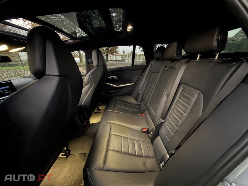 BMW 330 e Touring Pack Desportivo M Auto