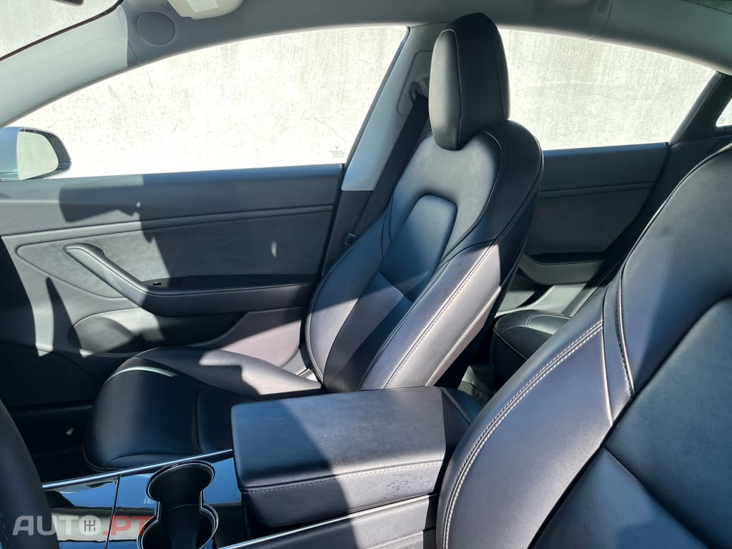 Tesla Model 3 Tração Traseira