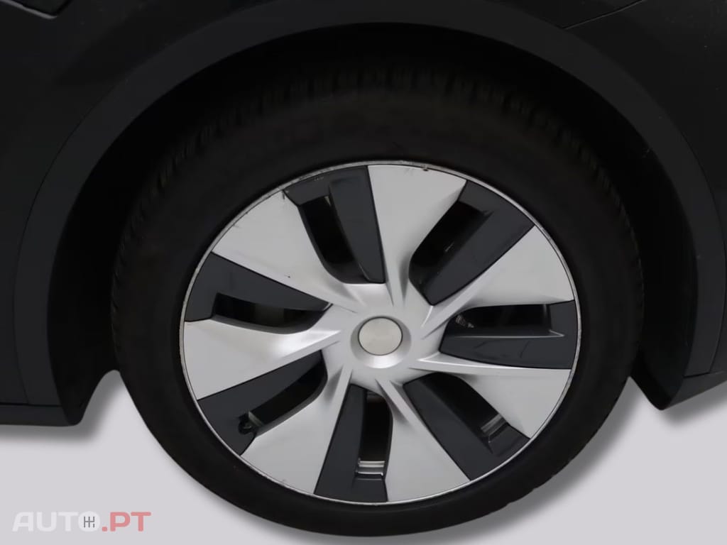 Tesla Model Y Long-Range AWD I.V.A DEDUTIVEL