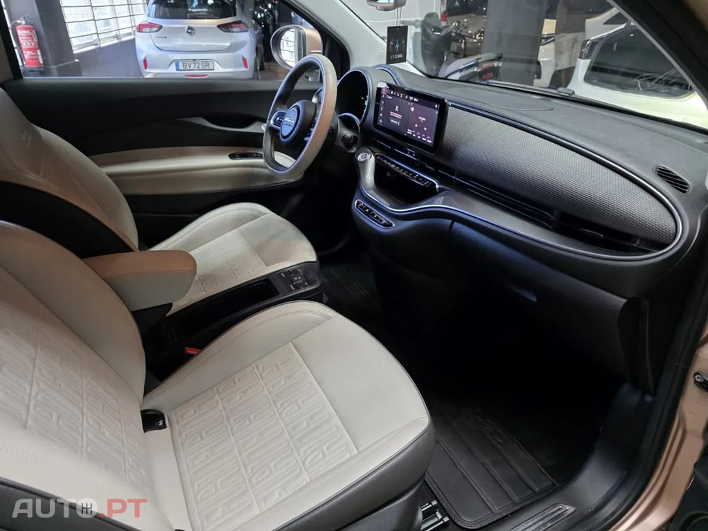 Fiat 500e La Prima