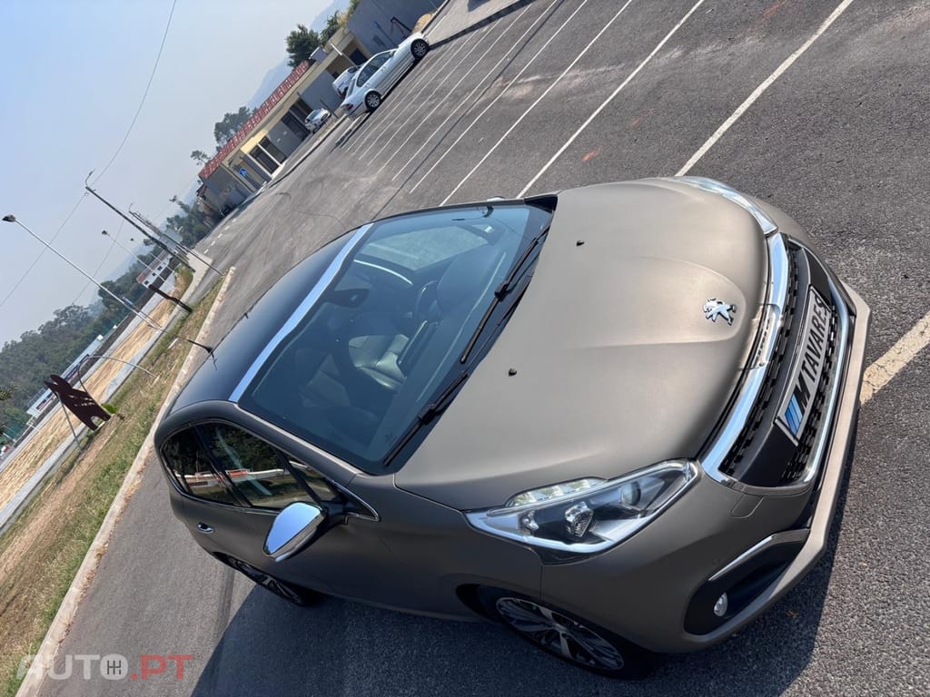 Peugeot 208 1.2 PureTech Signature