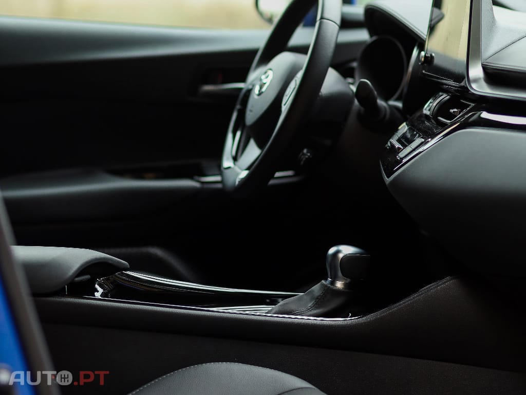 Toyota C-HR 1.8 HSD Neon Lime