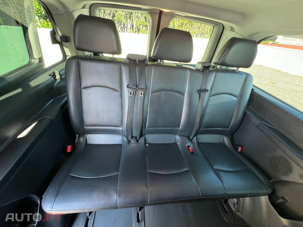 Mercedes-Benz Vito 9 LUGARES