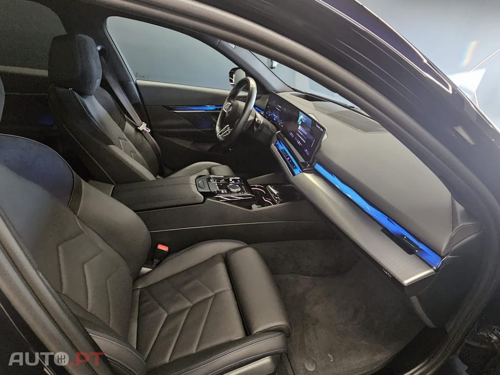 BMW i5 Touring eDrive40