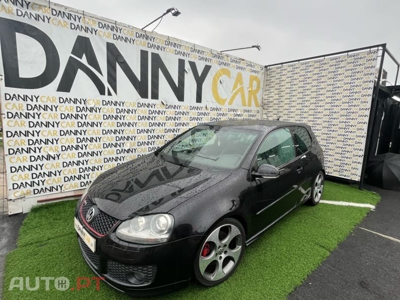 Volkswagen Golf 30 anos