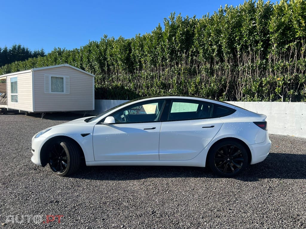 Tesla Model 3 Tração Traseira