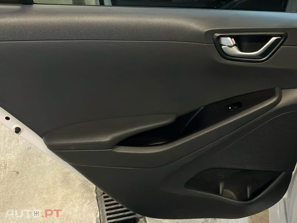 Hyundai Ioniq 1.6 GDI HEV