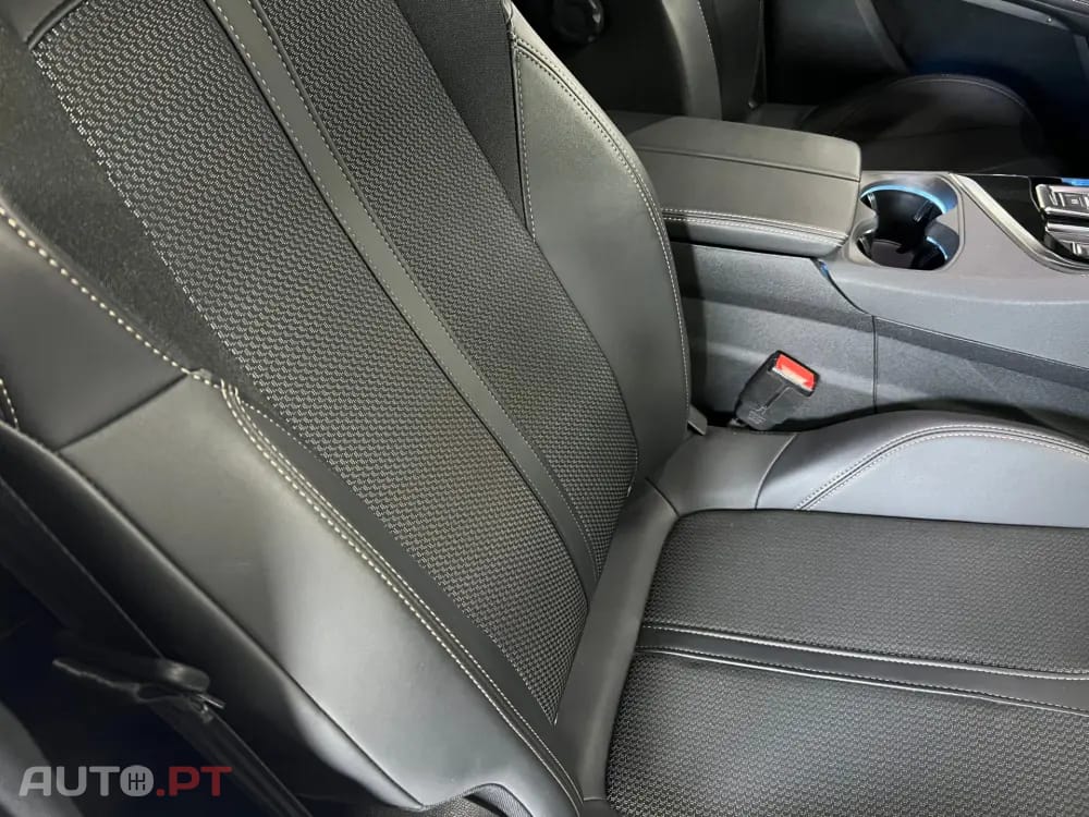 Peugeot 3008 1.6 Hybrid GT Pack e-EAT8