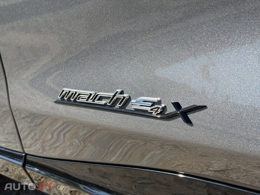 Ford Mustang Mach-E AWD PREMIUM
