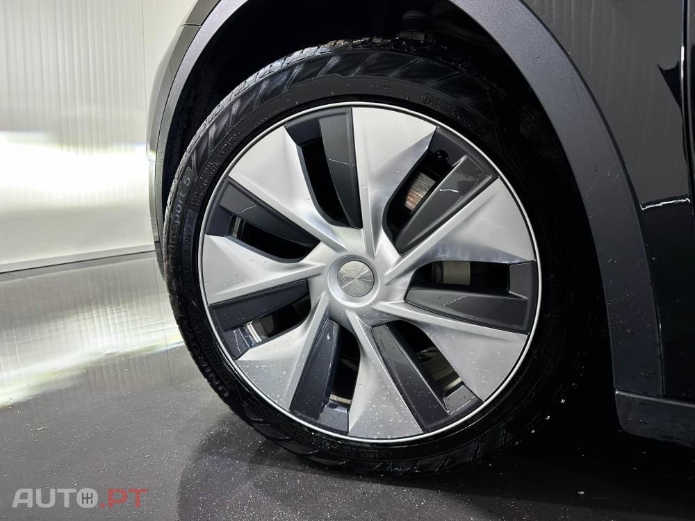 Tesla Model Y Long Range Dual Motor AWD