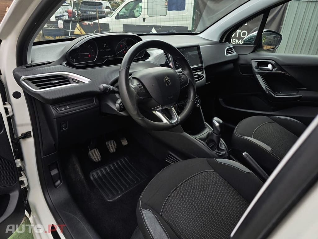 Peugeot 208 1.6 BlueHDi Style