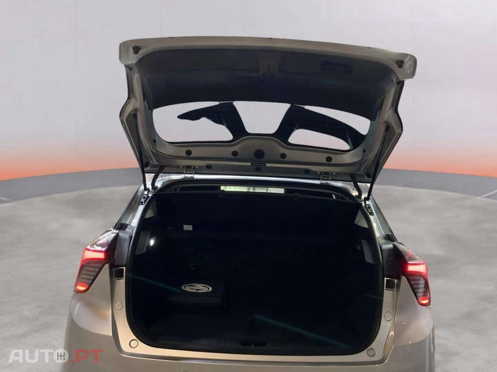 MG MG4 64 kWh Luxury