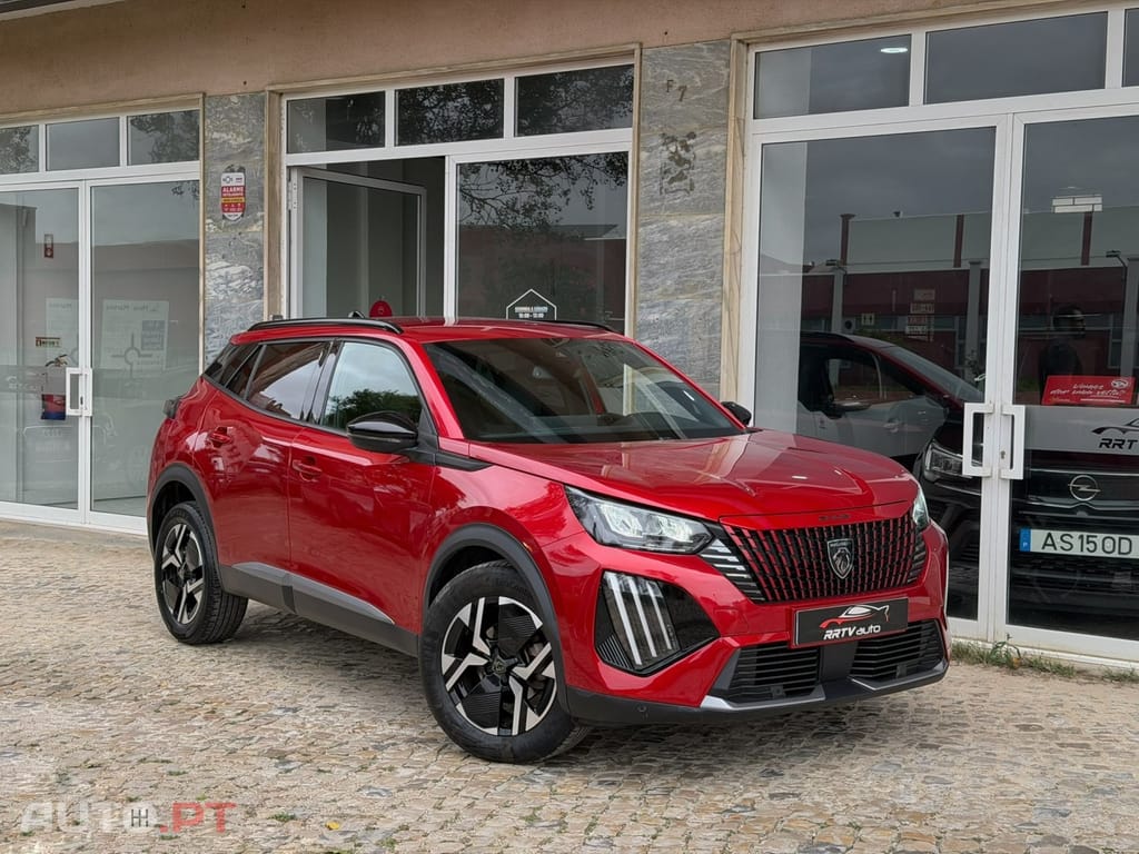 Peugeot 2008 PureTech 130 EAT8 GT