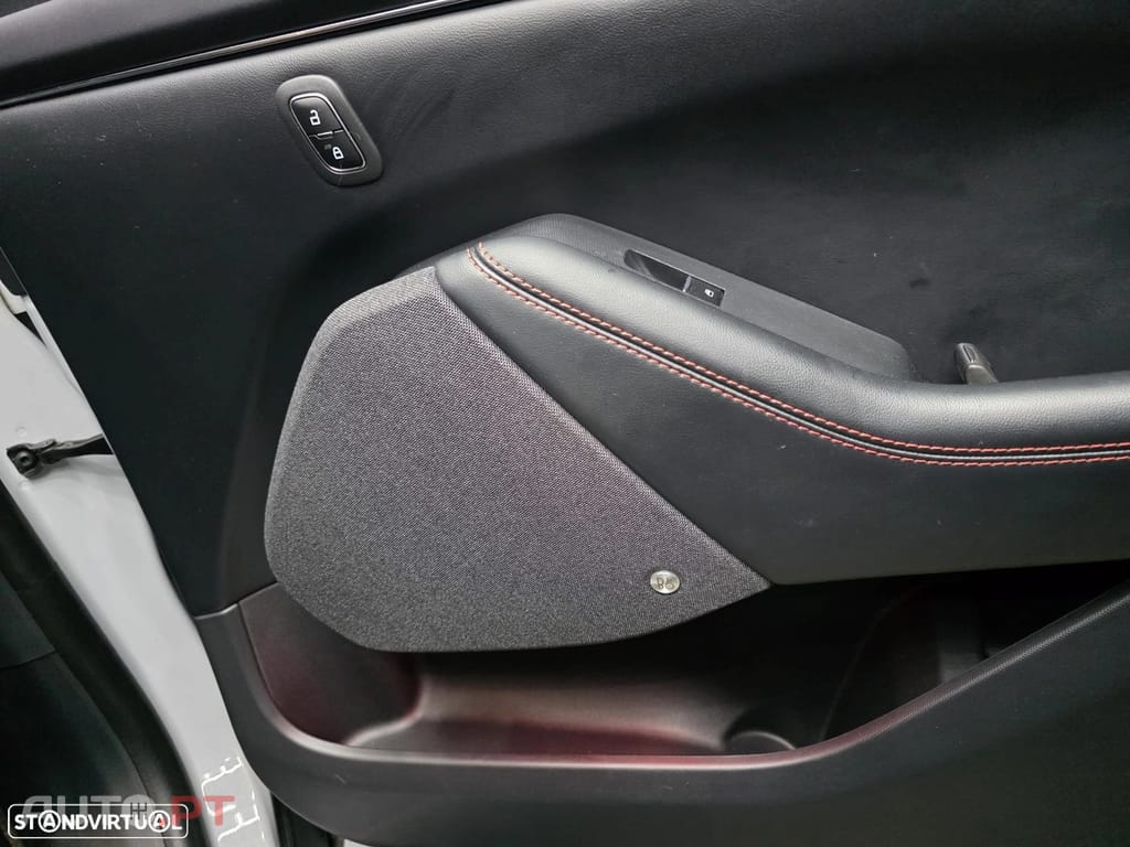 Ford Mustang Mach-E AWD PREMIUM