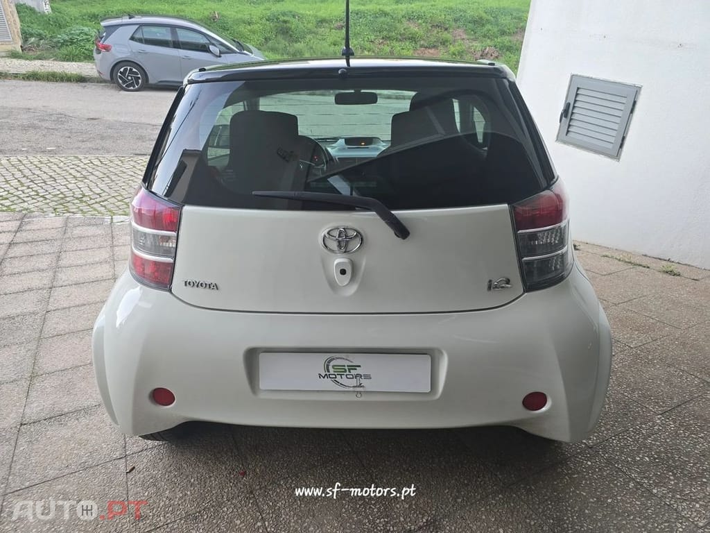 Toyota iQ 1.0 VVT-i 2 EP