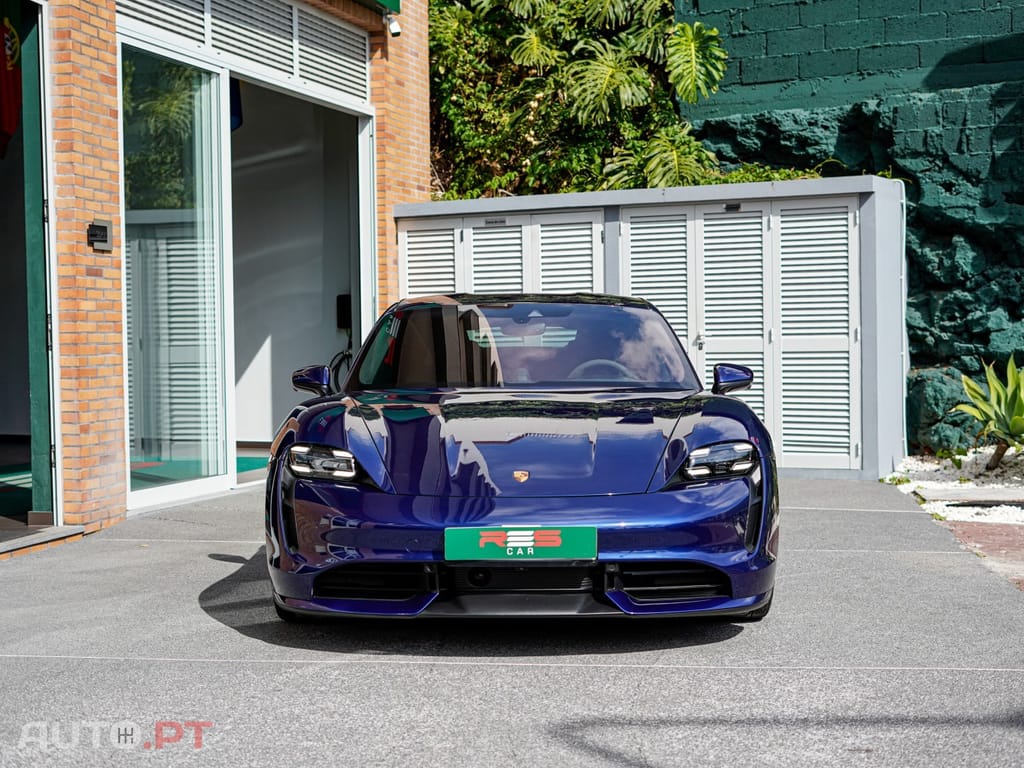 Porsche Taycan Turbo