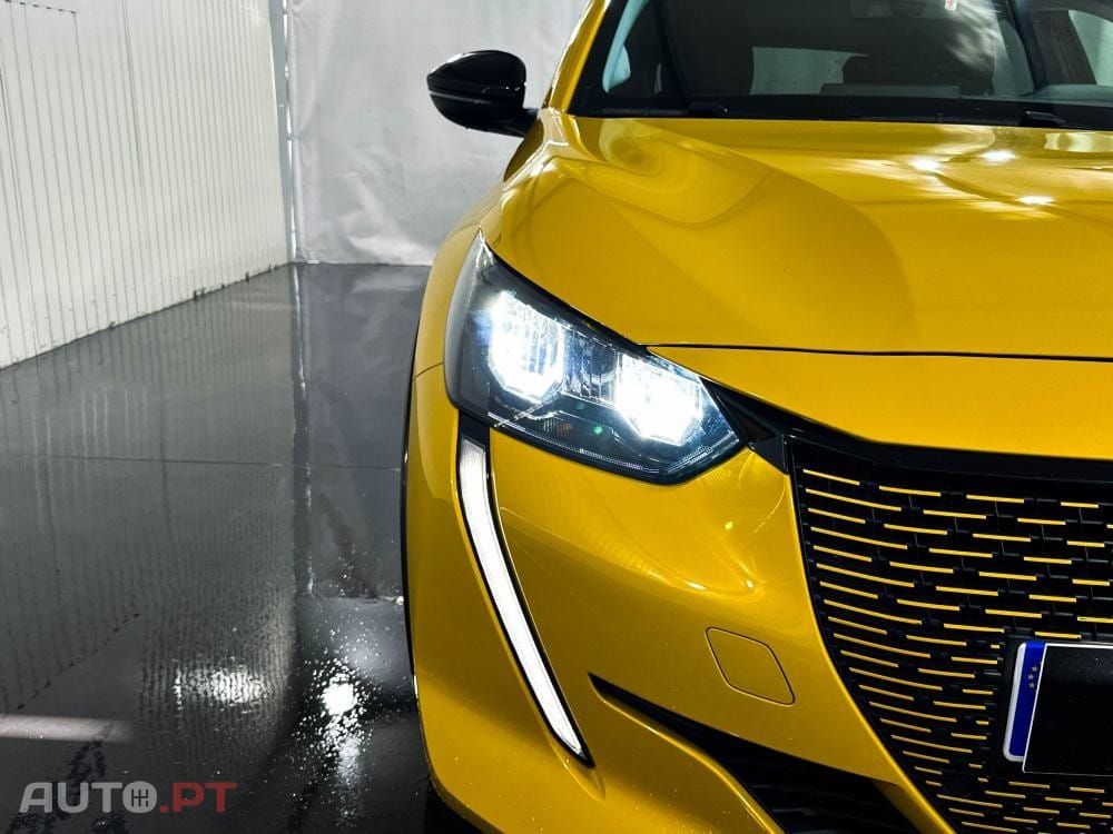 Peugeot E-208 50 kWh SE Style