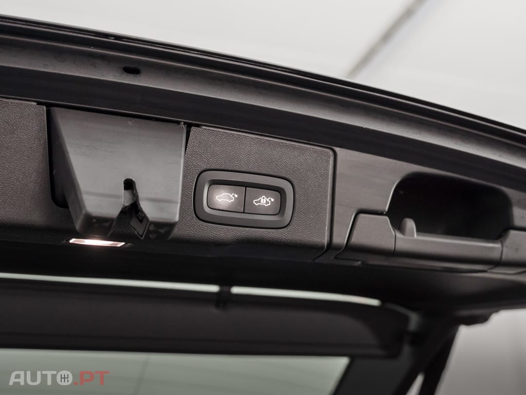 Volvo XC60 2.0 T6 PHEV Inscription AWD