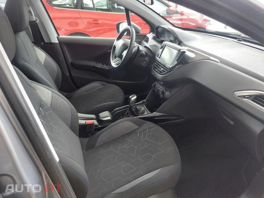 Peugeot 2008 1.5 BlueHDi Signature