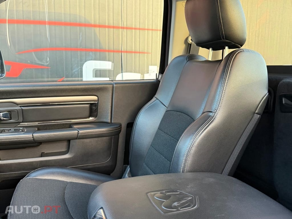 Dodge RAM 1500 5.7 V8