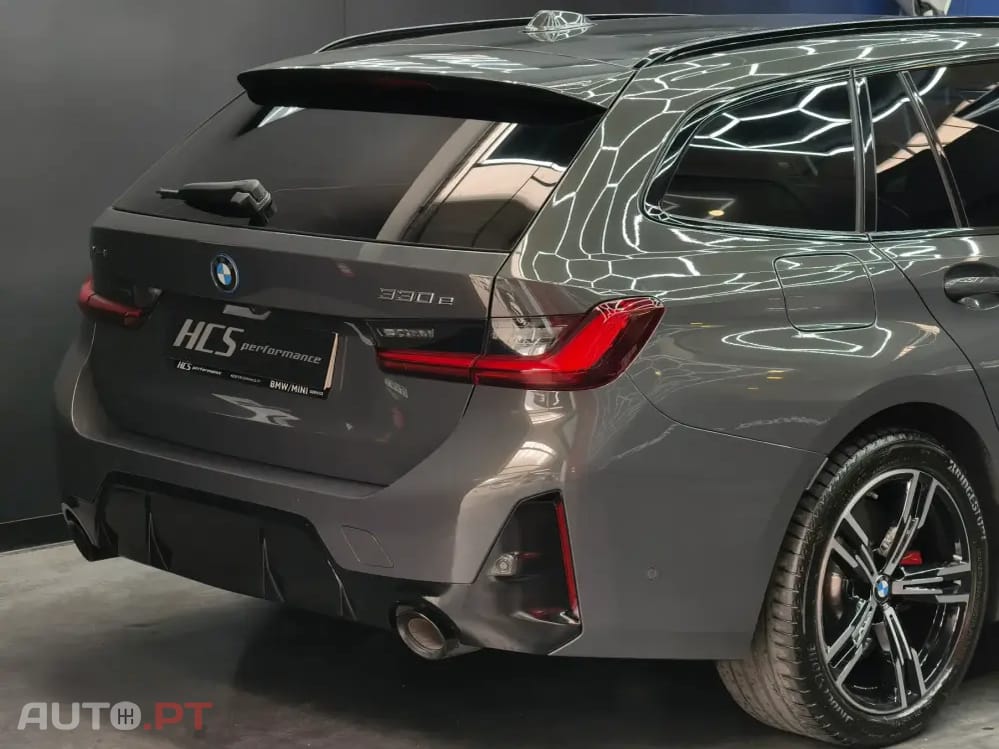 BMW 330 e Pack Desportivo M Pro Auto