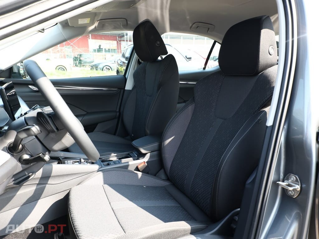 Skoda Octavia PHEV 204CV DSG CAM KEYLESS JANTES18 ASSENTOS AQUECIDOS NOVO 10 KM