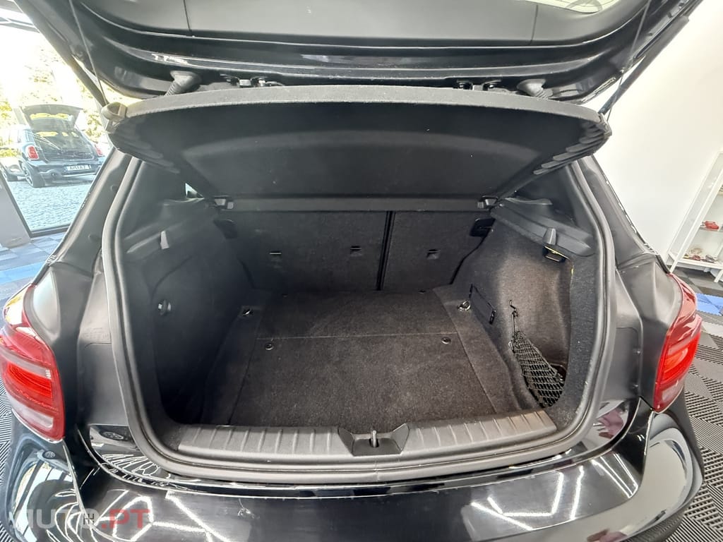BMW 118 iA Pack M