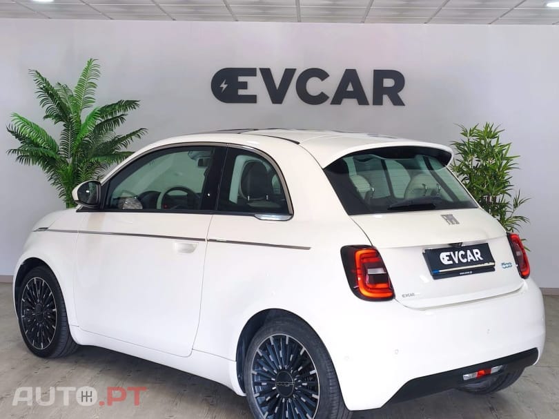 Fiat 500e La Prima