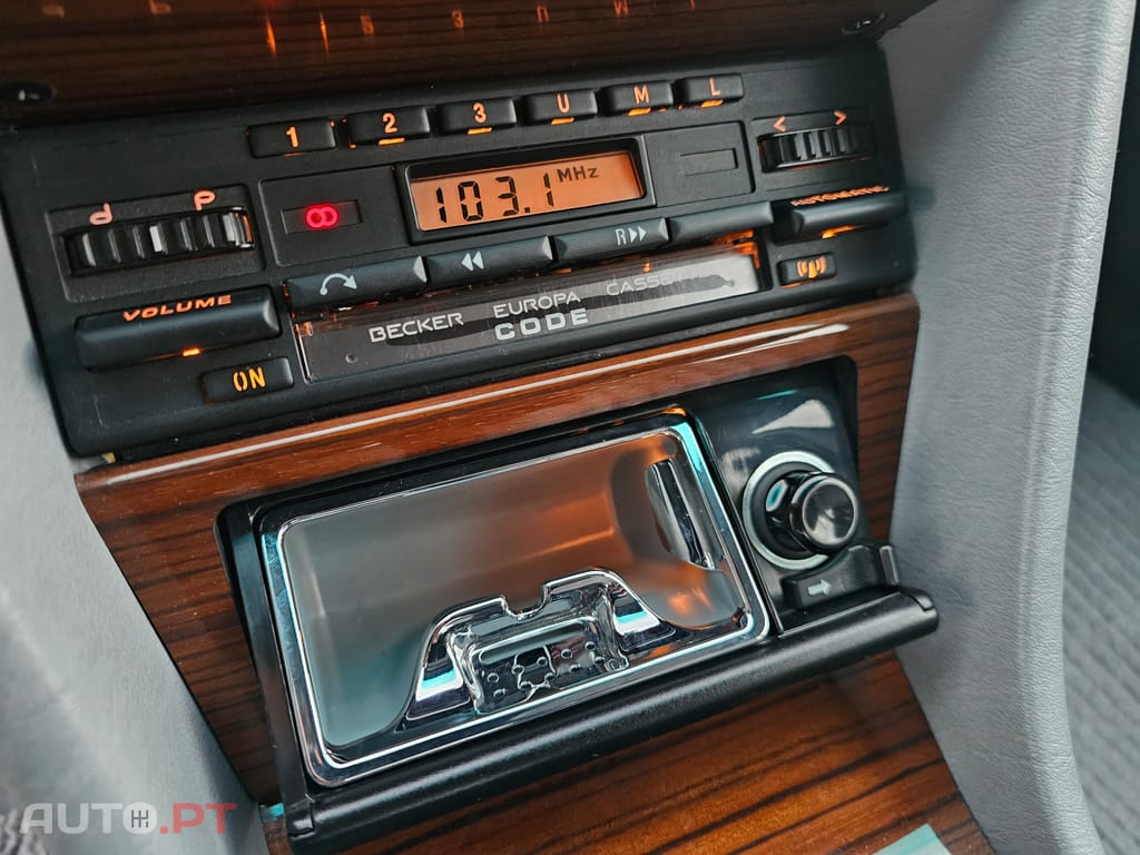 Mercedes-Benz 300 D