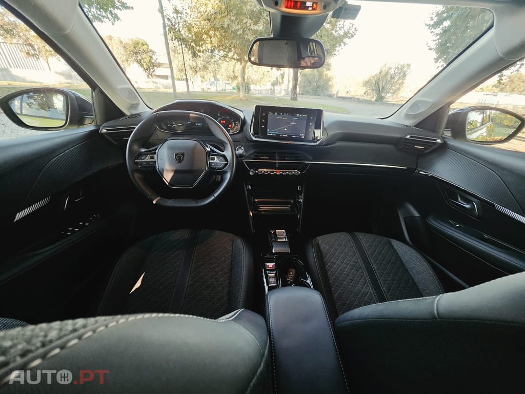 Peugeot E-208 50 kWh Allure Pack